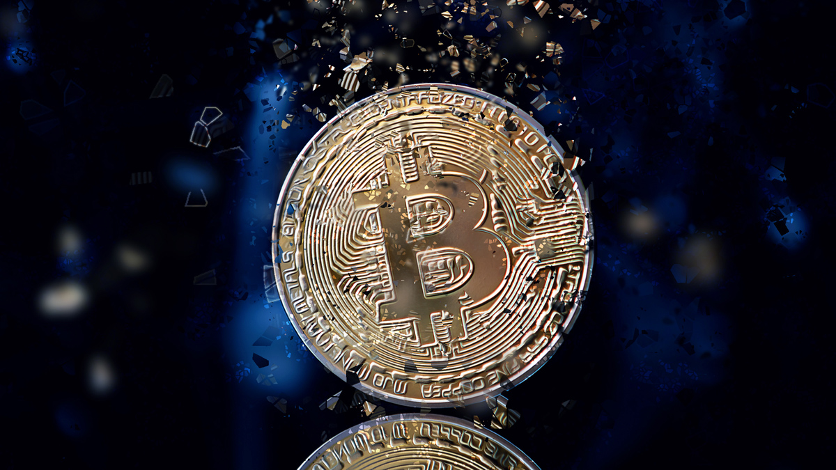 Martinez Warns of Bitcoin’s Potential 70% Plunge