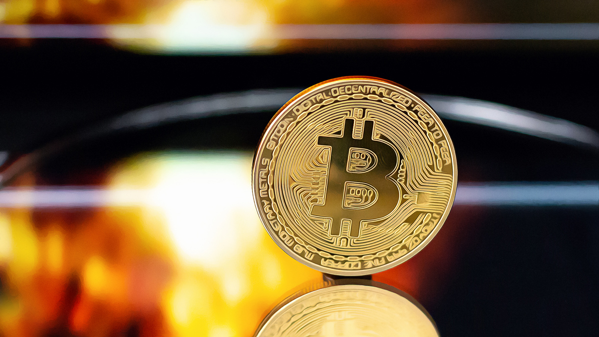 Bitcoin Faces Renewed Pressure as Critical Levels Break