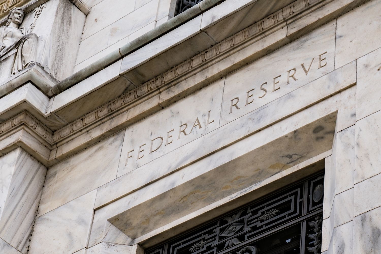 Fed Ends Quantitative Tightening, Cuts Rates: Analysts Point to Bitcoin’s Institutional Maturity