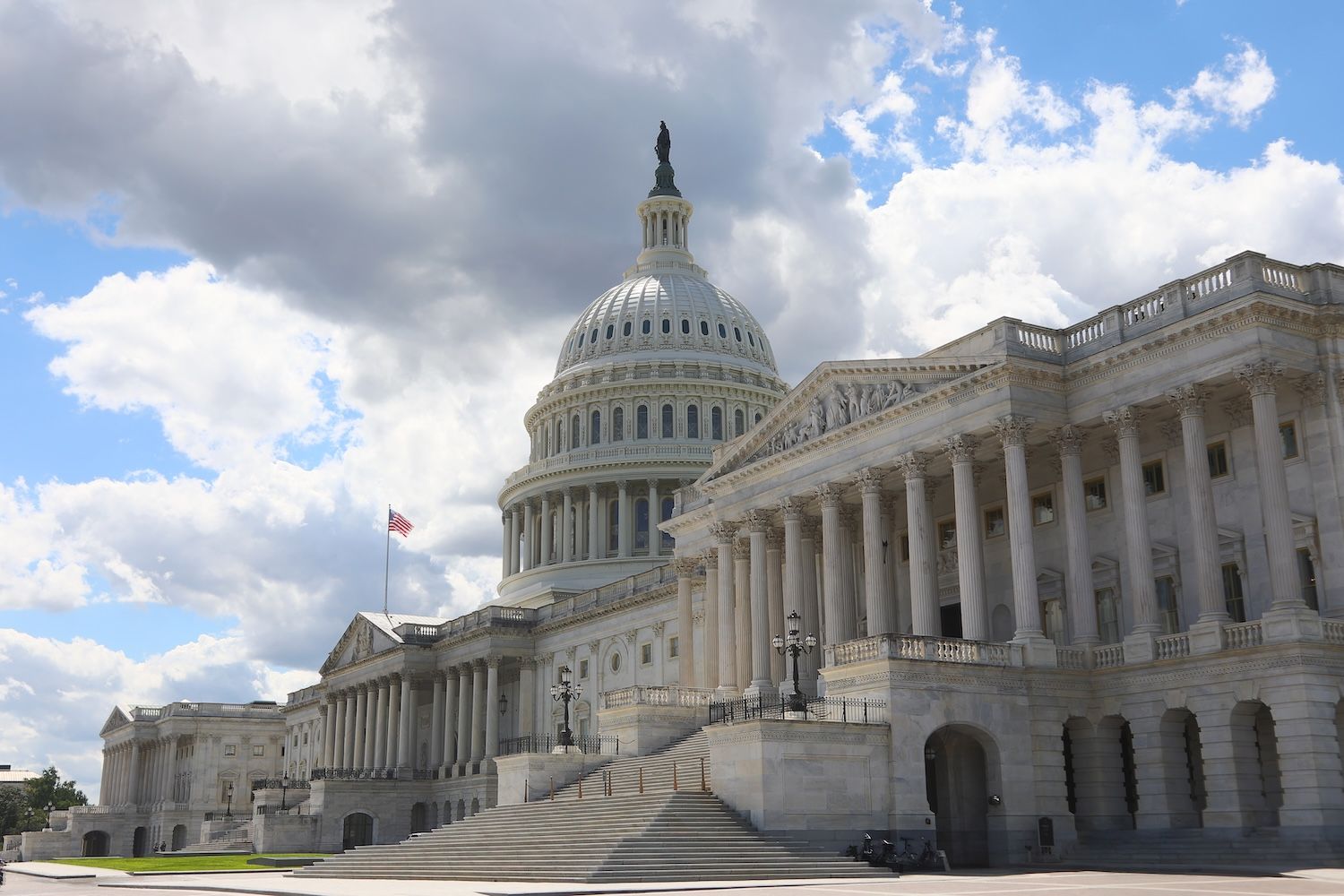 White House Says CLARITY Act Passage "As Close As It's Ever Been" Despite Coinbase Revolt