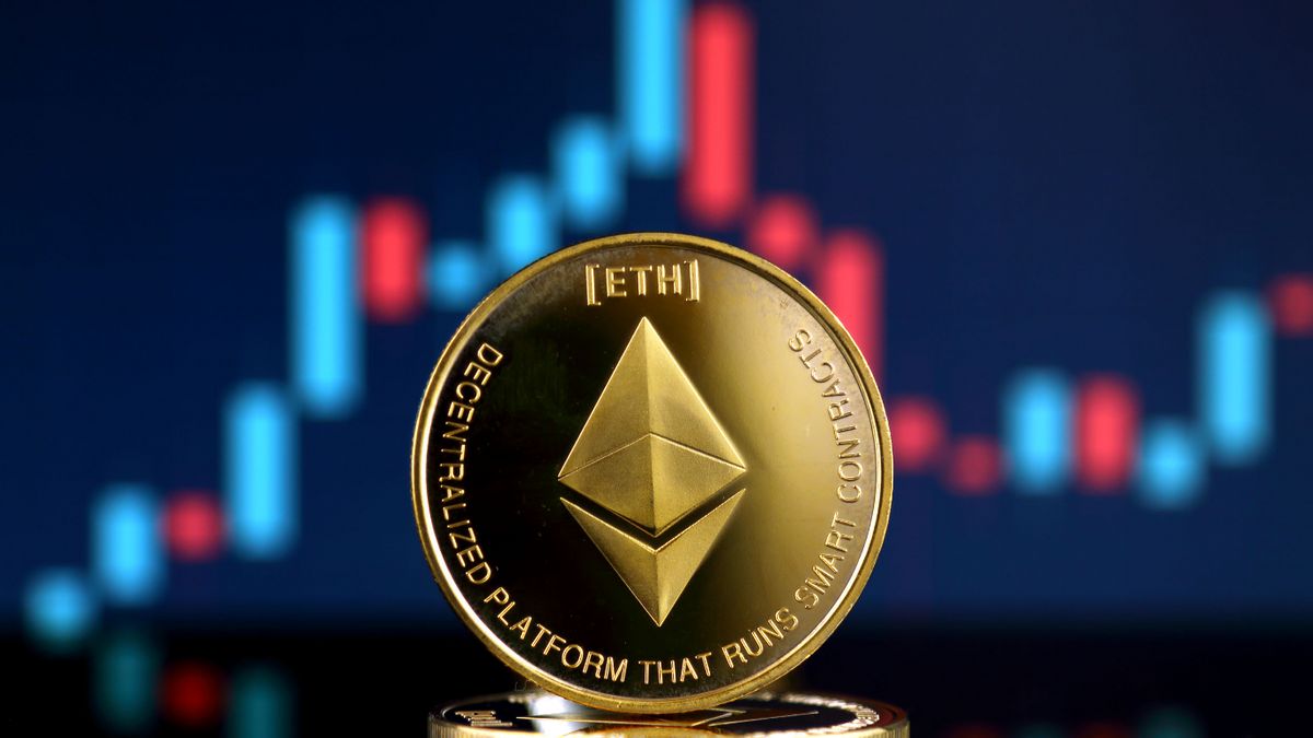 Ethereum Faces Pressure, Eyes Recovery Ahead of Fusaka Upgrade