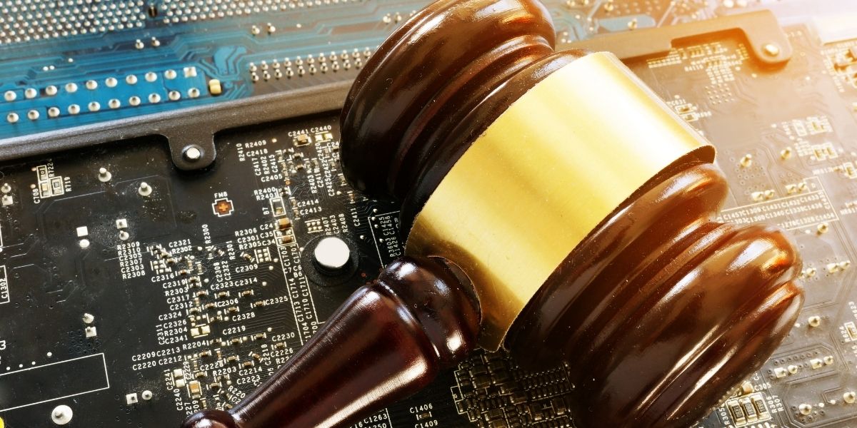 Crypto Industry Splits Over CLARITY Act as Coinbase Withdraws Support