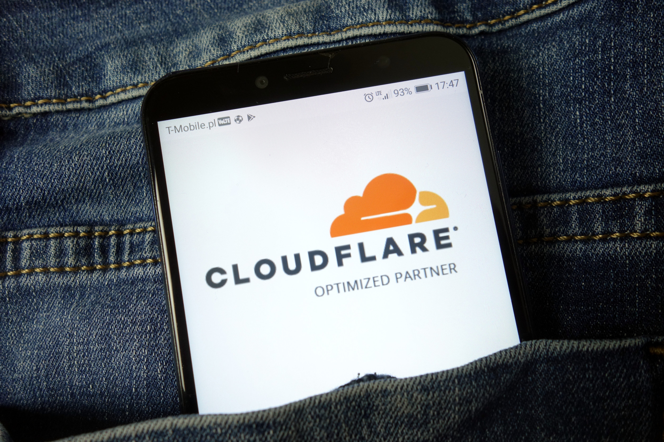 Cloudflare Stock Slides After Massive Outage Impacts Global Services